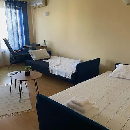 Lovita With A Garage Lägenhet